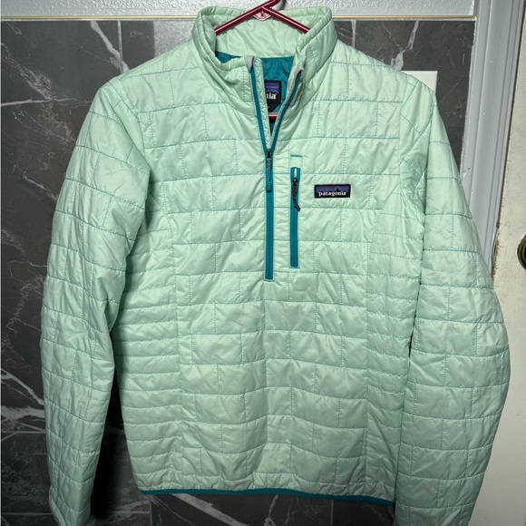 Patagonia Light Green Puffer Jacket - Picture 2 of 5